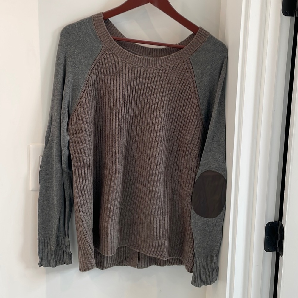 Super cute sweater!